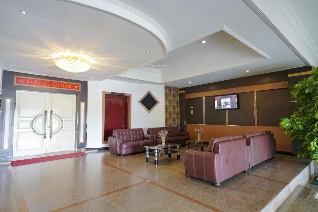 Urbanview By Millenium Hotel Pangkal Pinang Buitenkant foto