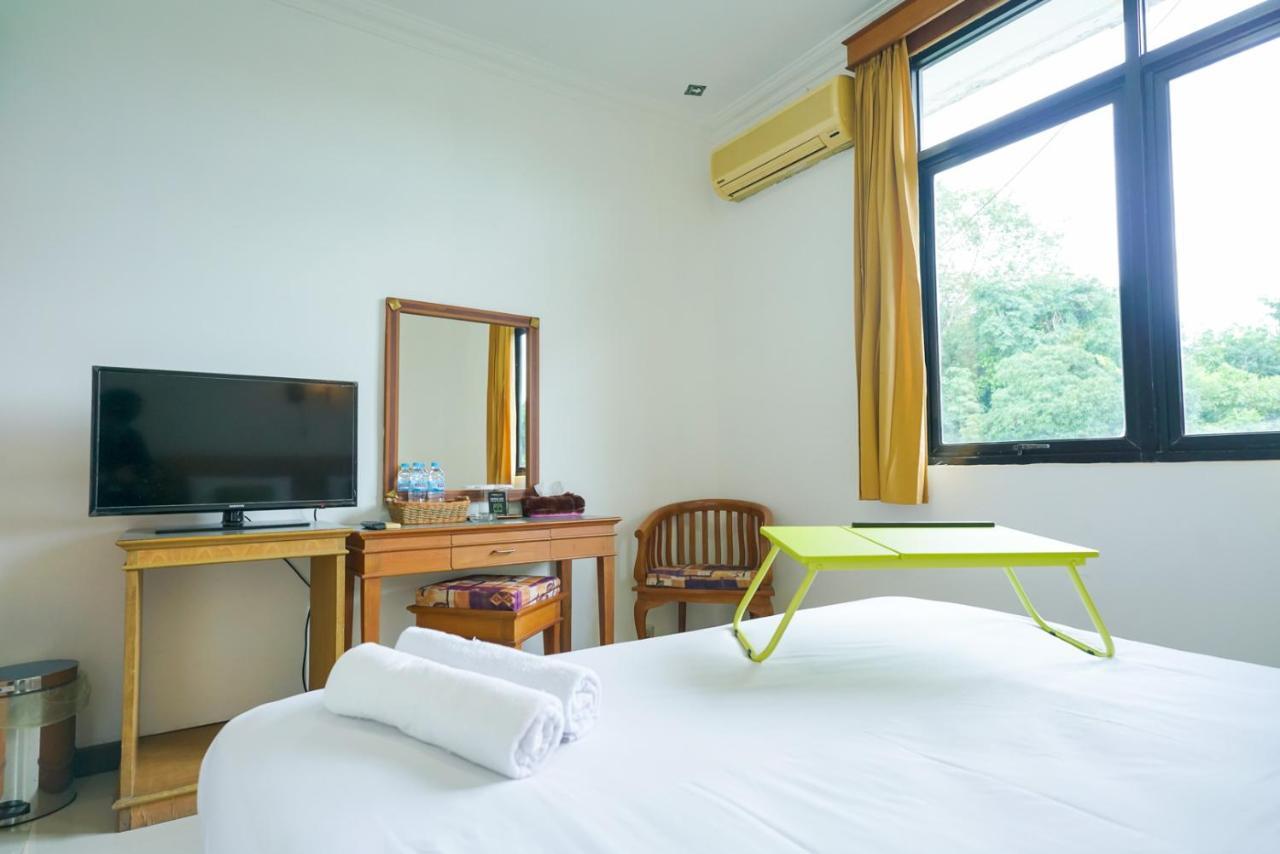Urbanview By Millenium Hotel Pangkal Pinang Buitenkant foto