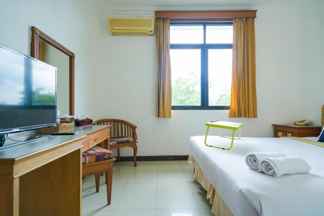 Urbanview By Millenium Hotel Pangkal Pinang Buitenkant foto