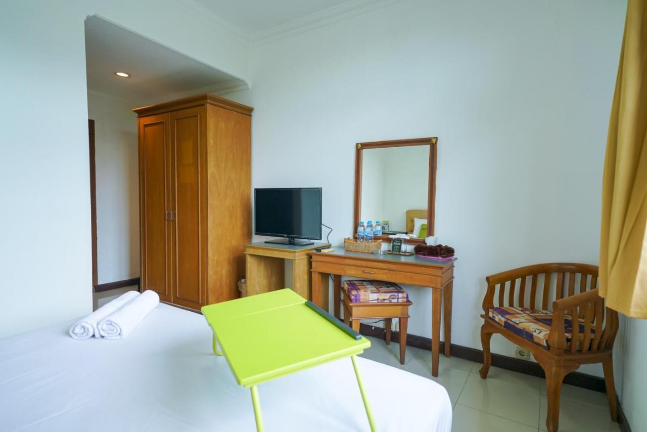Urbanview By Millenium Hotel Pangkal Pinang Buitenkant foto